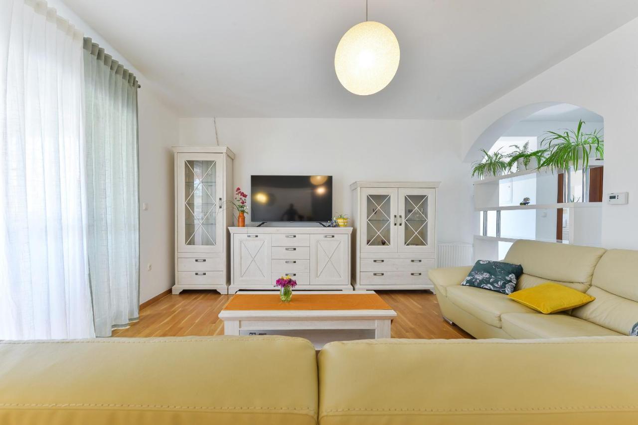 Villa Solis Zadarvillas Luaran gambar