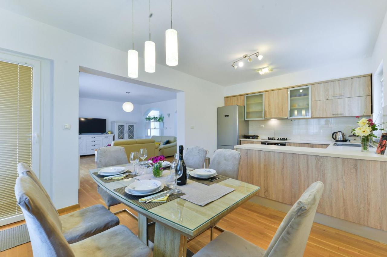 Villa Solis Zadarvillas Luaran gambar